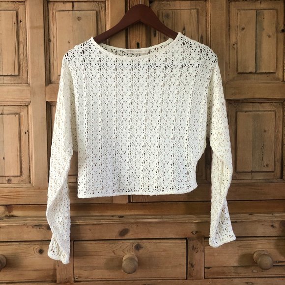 Zara Tops - 🎁 Zara Basic Medium Crochet Crop Top